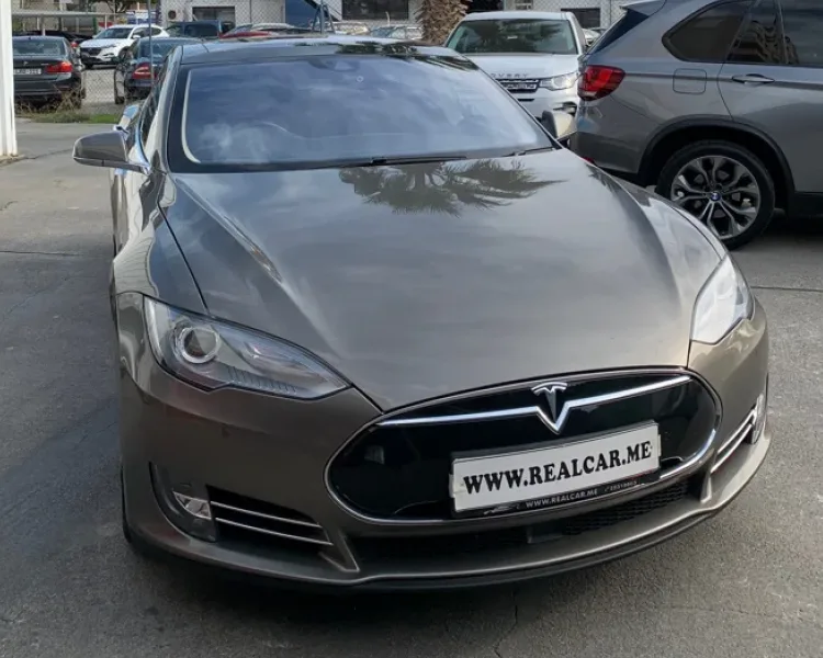 Tesla Model S 90D