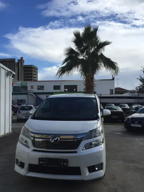Toyota Vellfire HYBRID 2.4