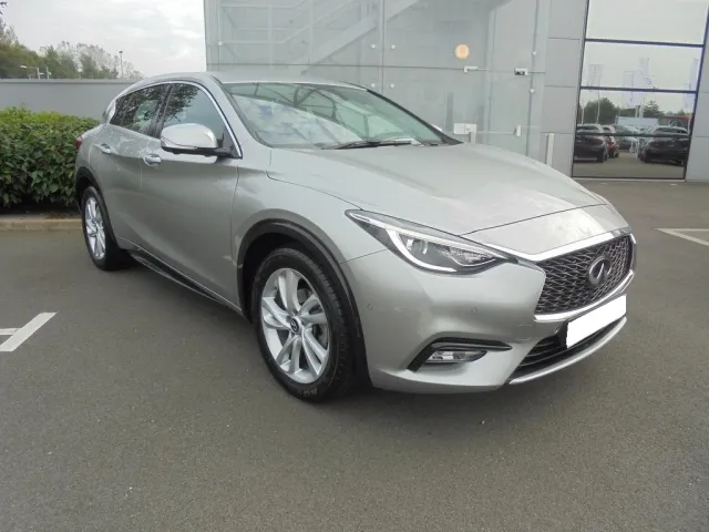 Infiniti Q30 1.5D