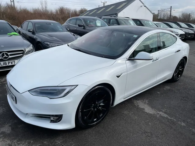 Tesla Model S 90D